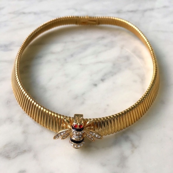 Jewelry - Tubogas Bee Necklace